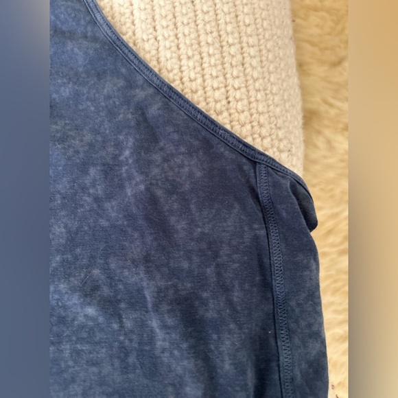 Lululemon twist back camisole - Picture 8 of 9